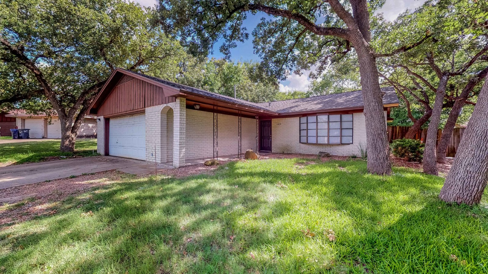 1418 Magnolia property image