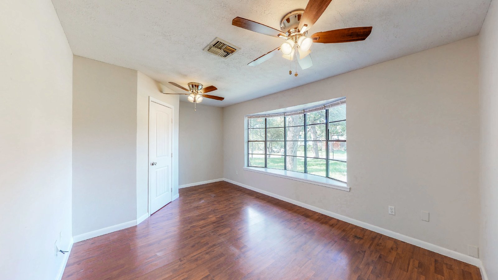 1418 Magnolia property image