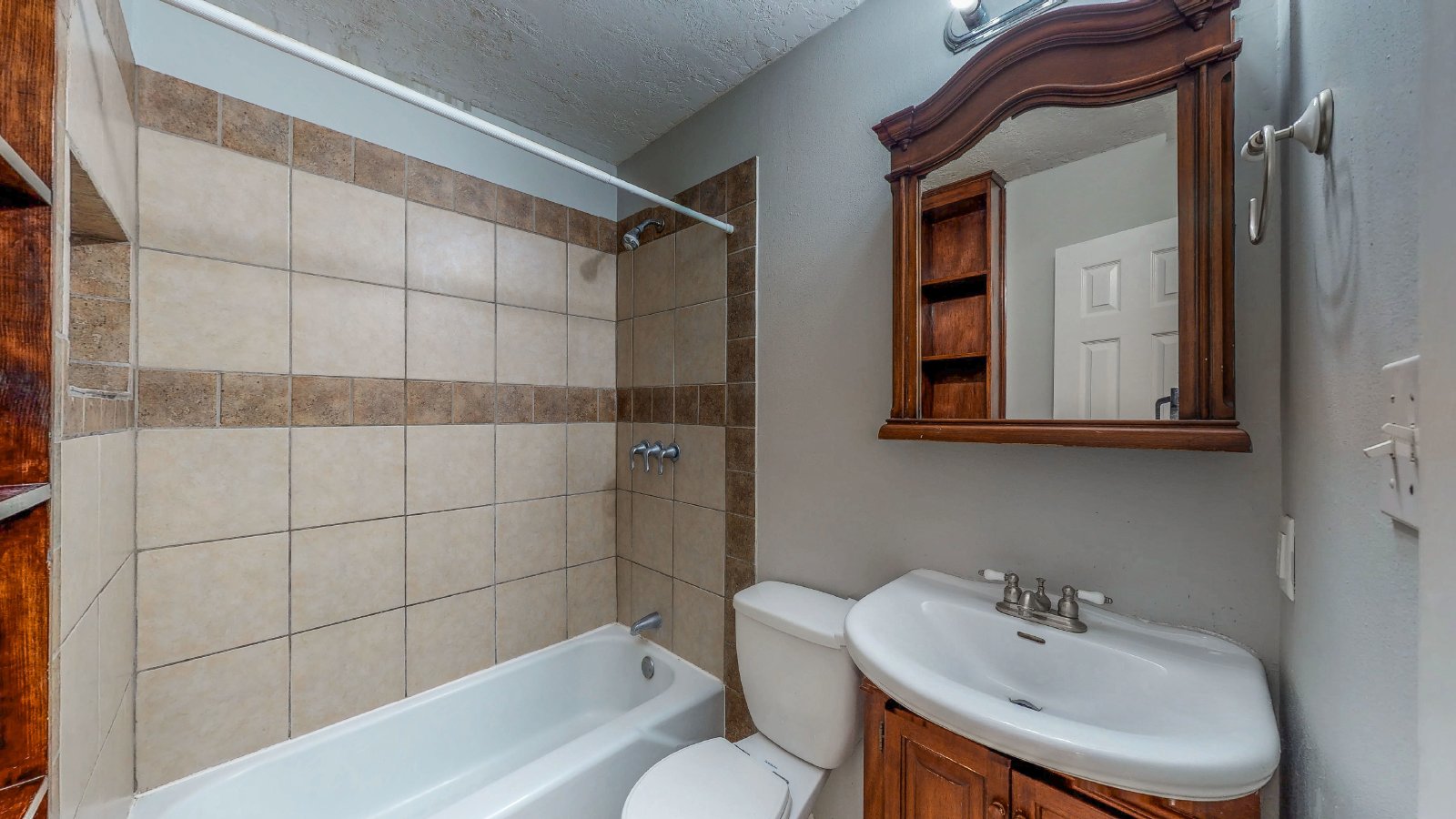 1418 Magnolia property image