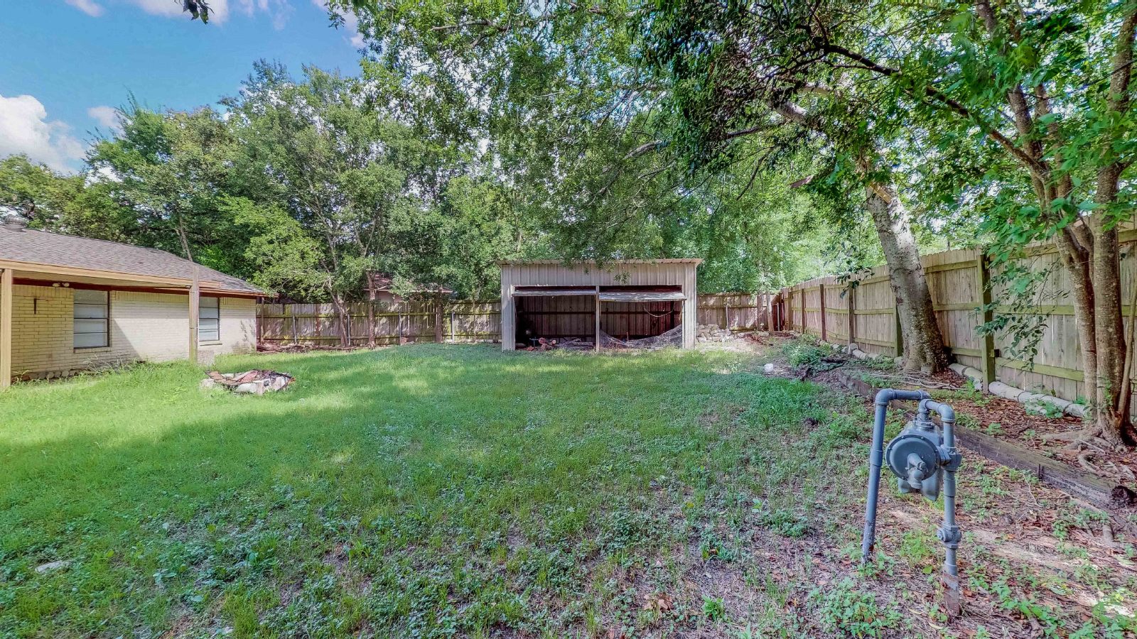 1418 Magnolia property image