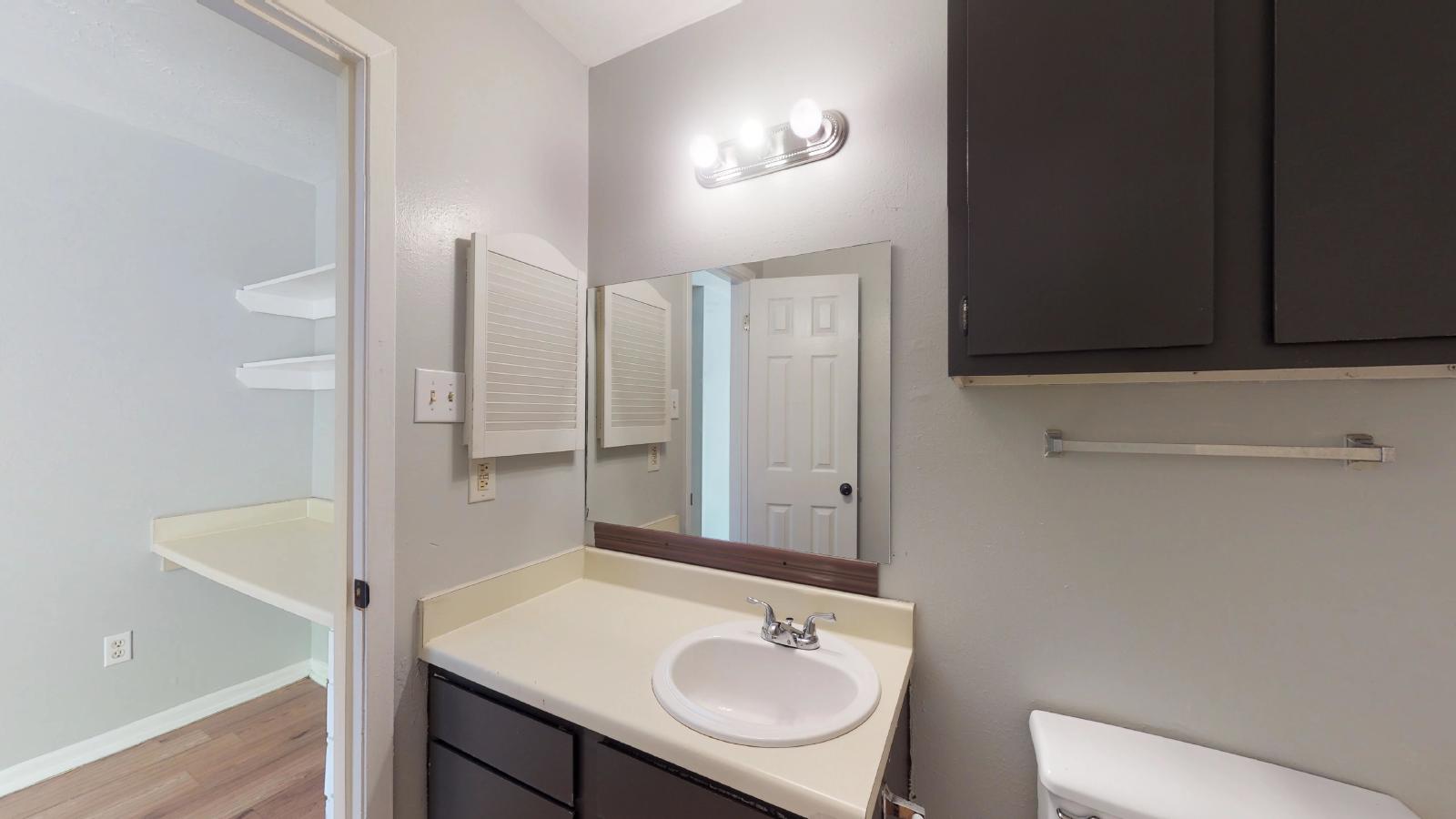 725 Peppertree Dr Apt 1 property image