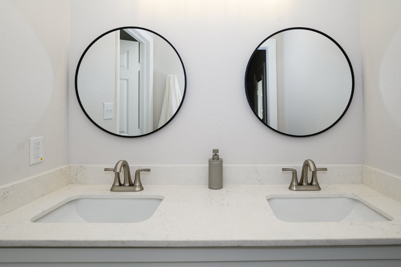 Suite C property image
