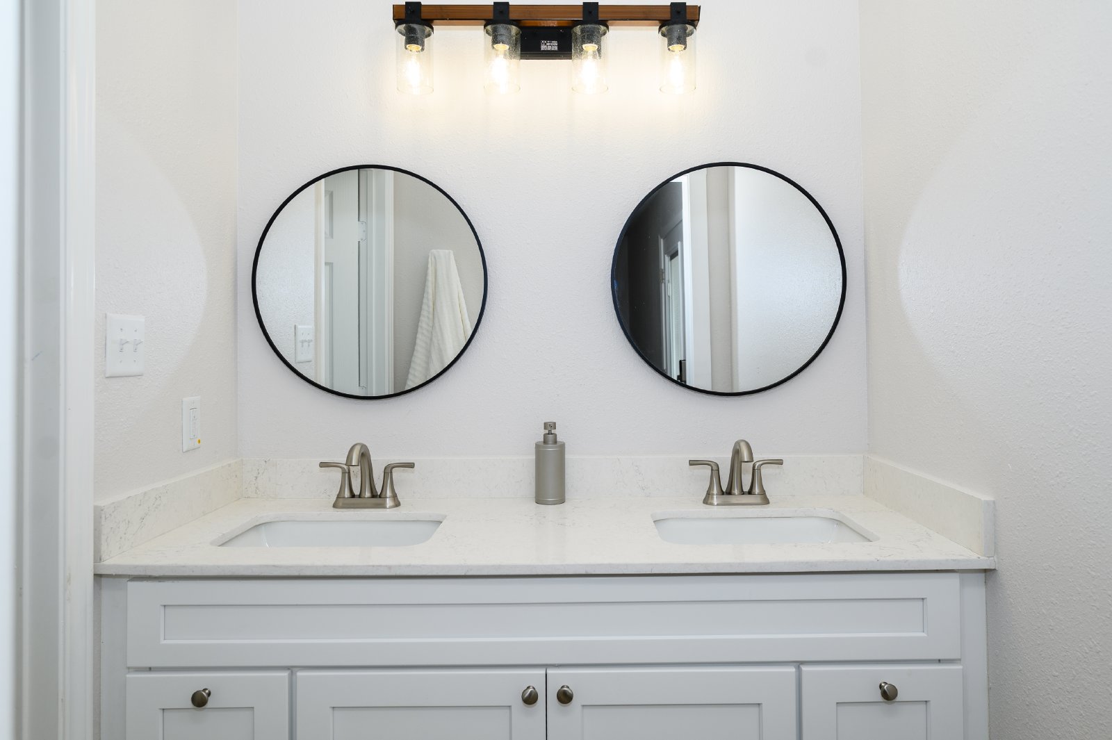 Suite C property image