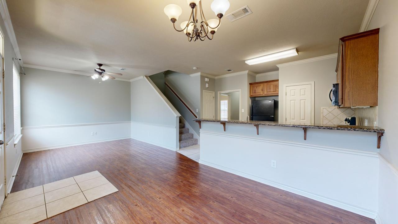 211 Forest Room B property image