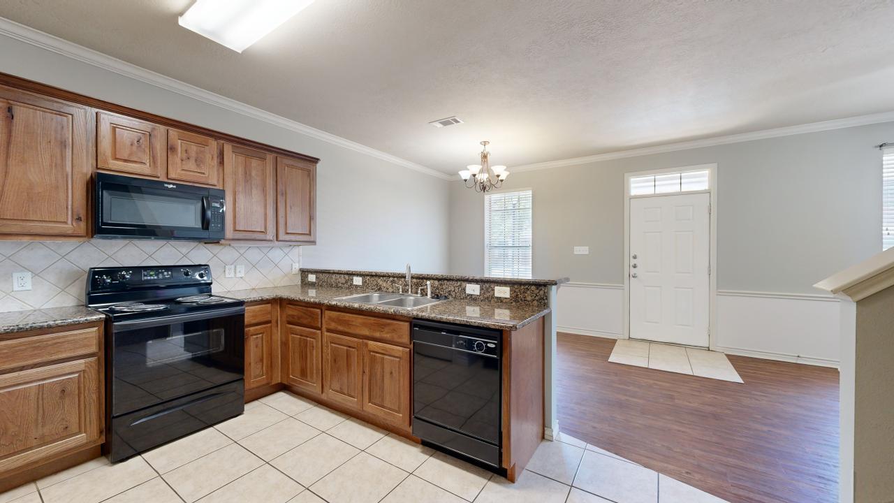 211 Forest Room B property image