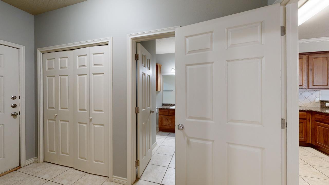 211 Forest Room B property image
