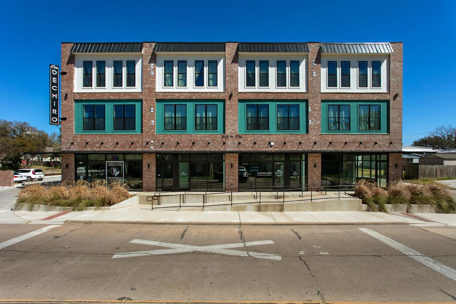 305 W 27th Street, Suite 337 property image