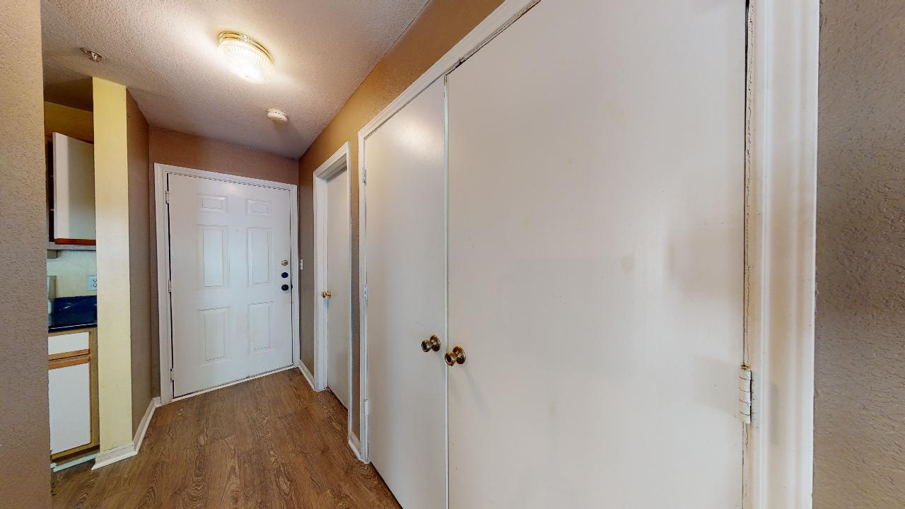 523 Southwest Pkwy room C property image