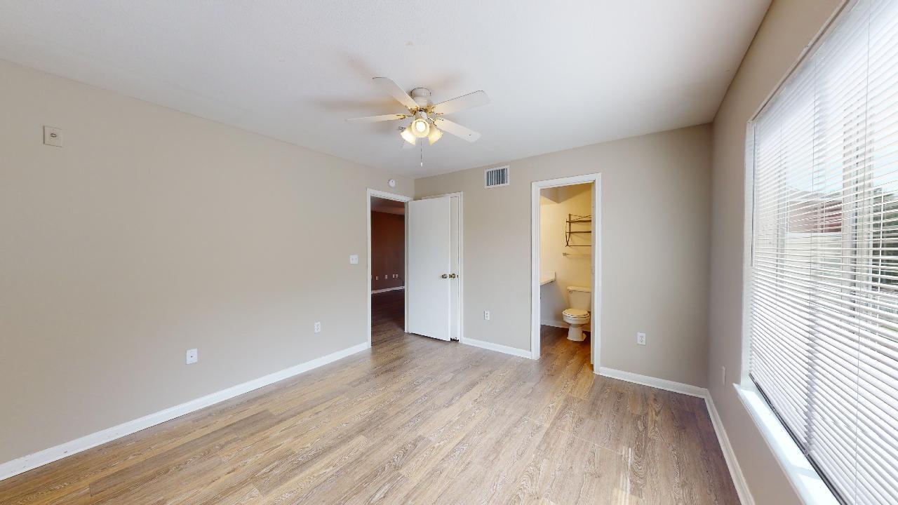 523 Southwest Pkwy room C property image