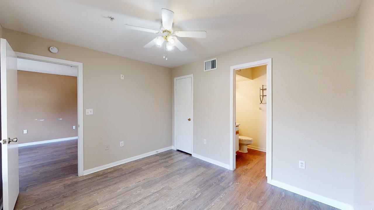 523 Southwest Pkwy room C property image