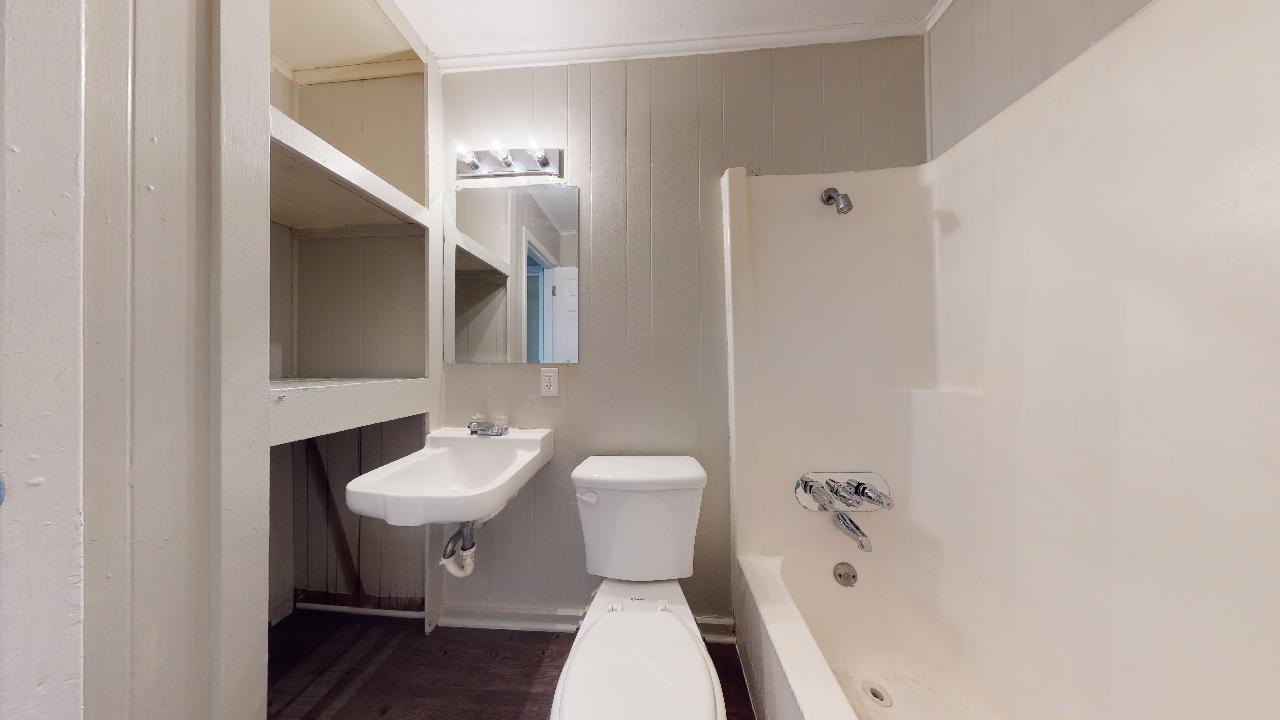 206 Lynn-B property image