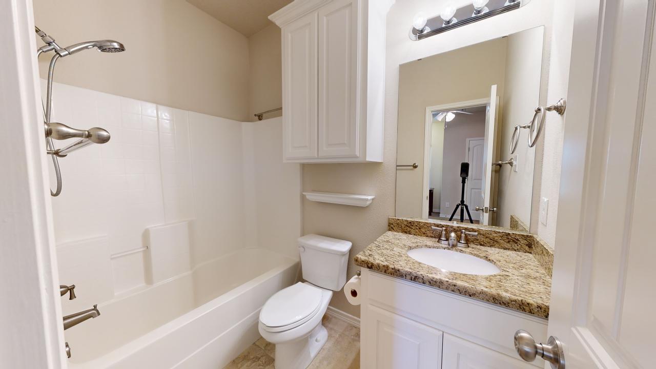 Unit B property image