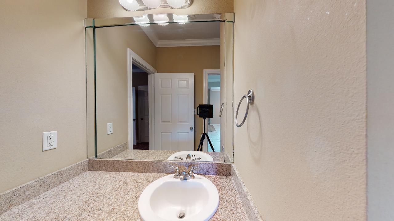 801 Luther Full property image
