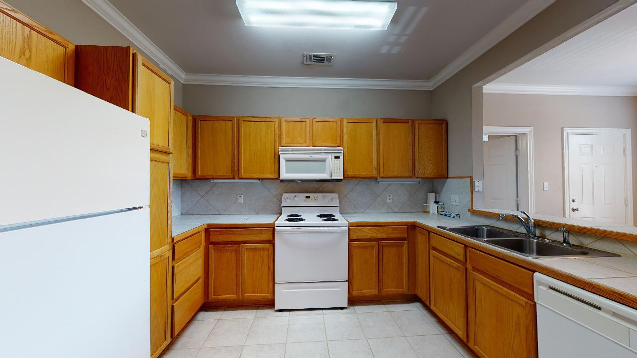 801 Luther Full property image