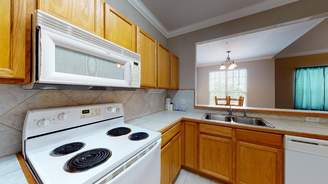 801 Luther Full property image