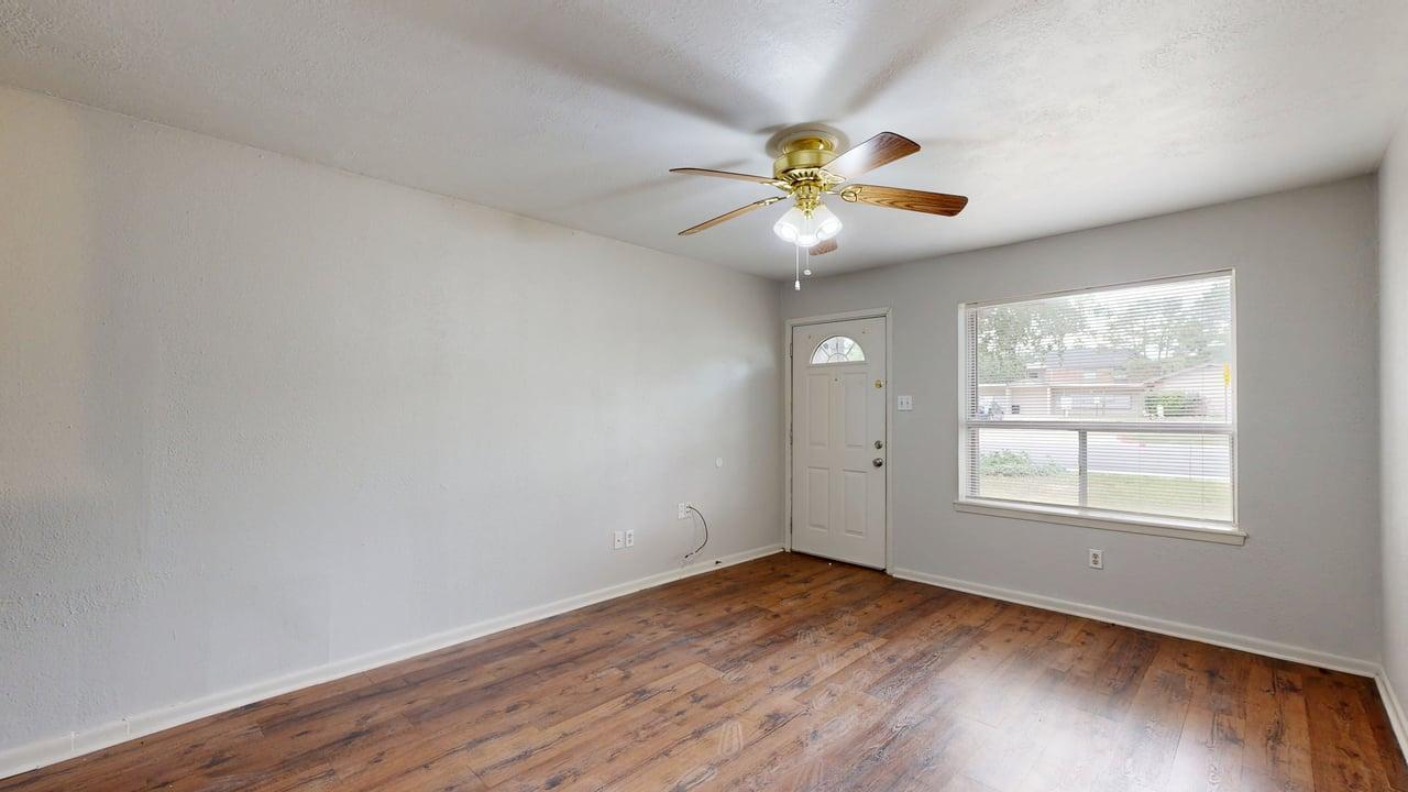 412 University Oaks property image