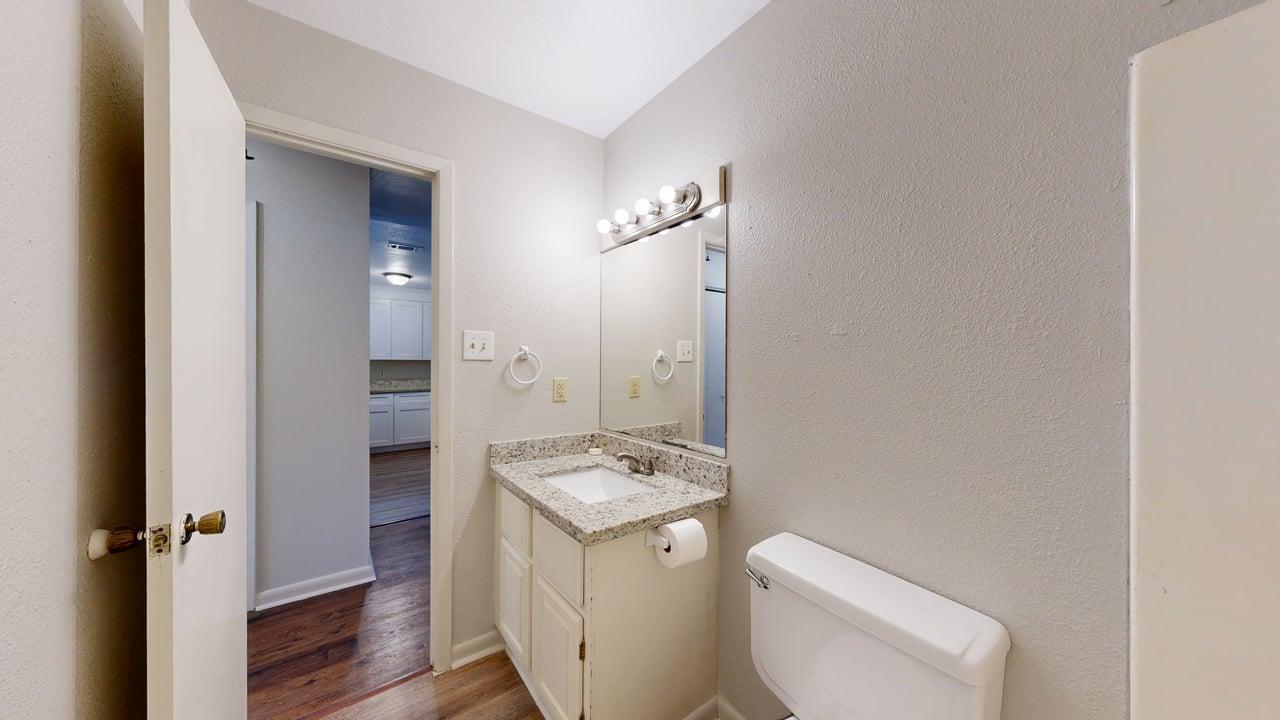 412 University Oaks property image