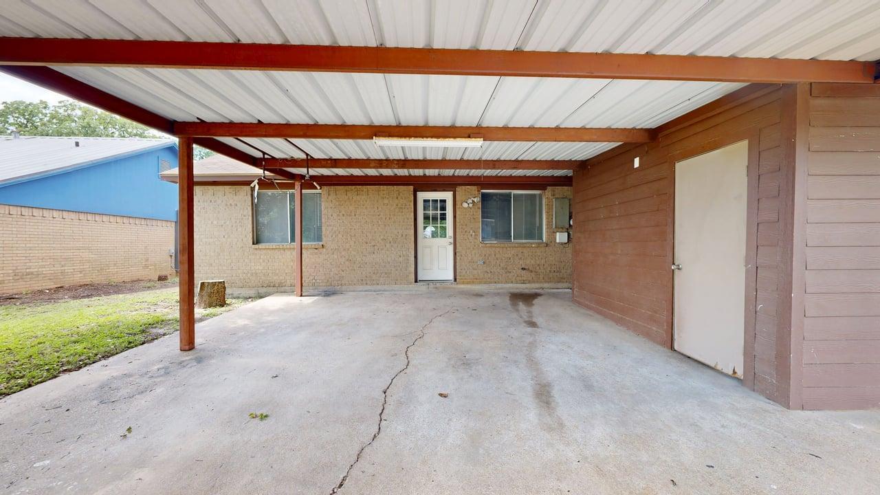 412 University Oaks property image