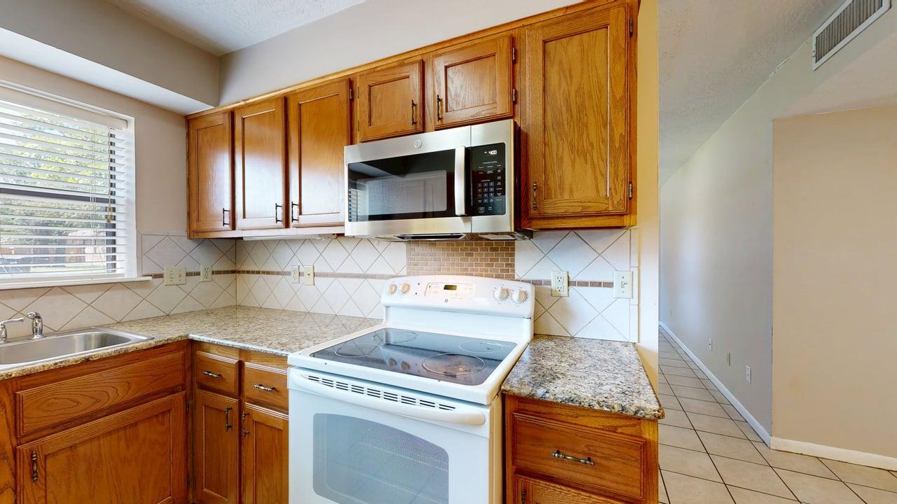 1002 Hardwood Lane property image