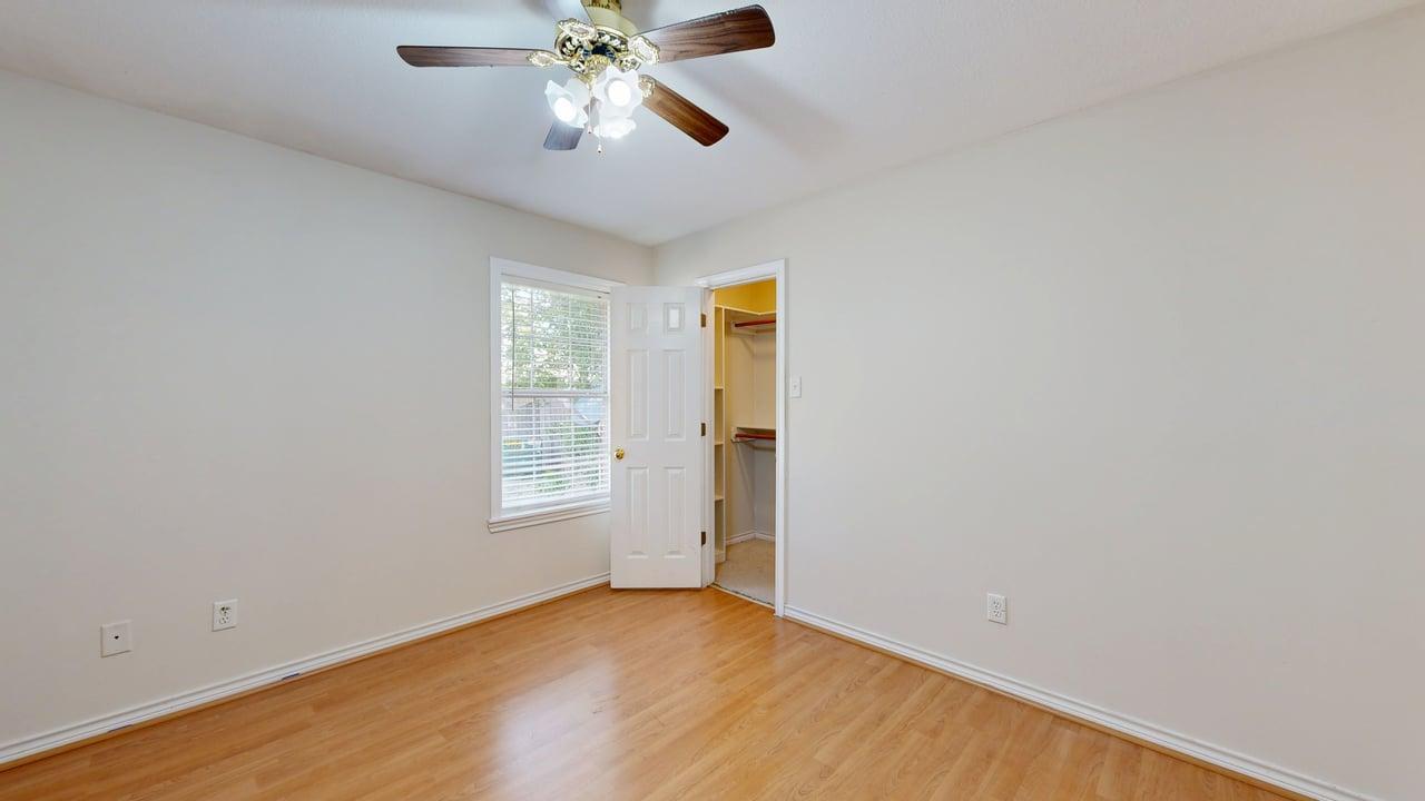 235 Stuttgart property image