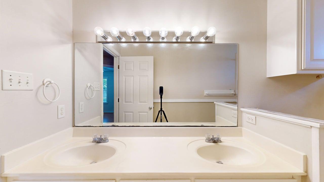 235 Stuttgart property image