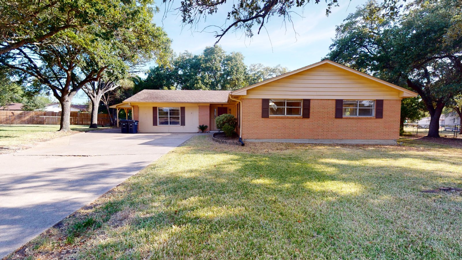 1207 Lawyer property image