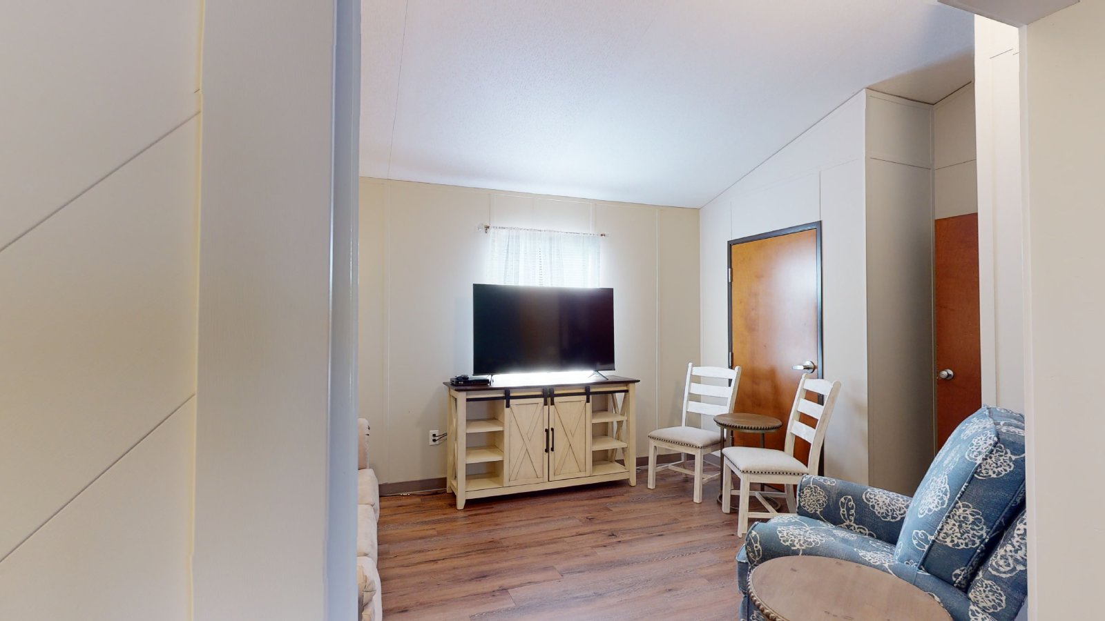 5585 Straub 102 property image