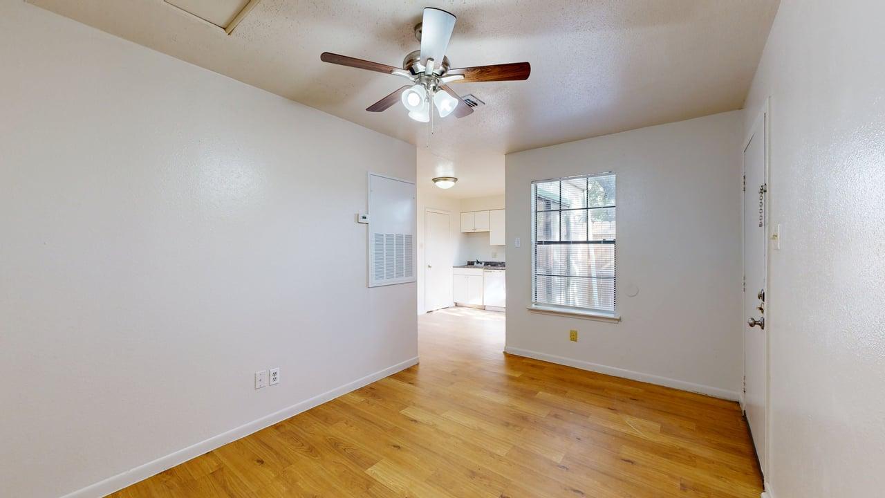 725 Peppertree Dr Apt 9 property image