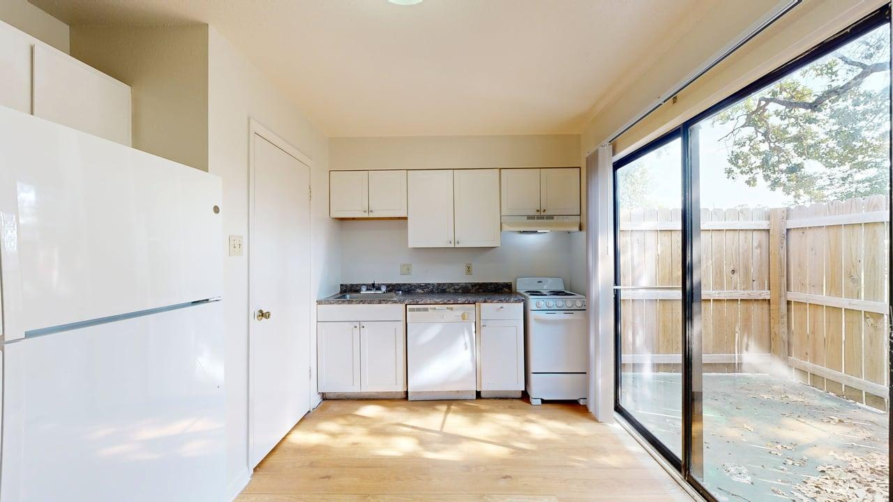 725 Peppertree Dr Apt 9 property image