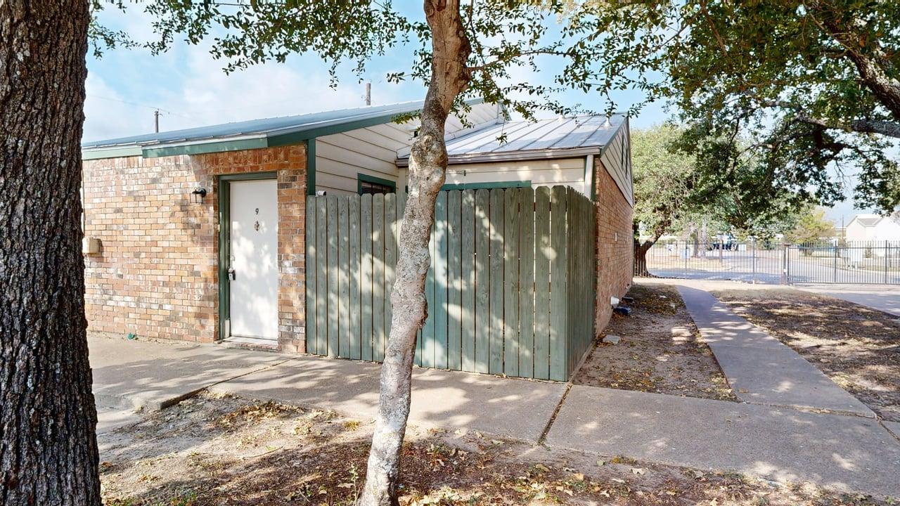 725 Peppertree Dr Apt 9 property image