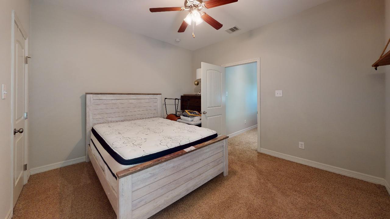 302 Gilchrist property image