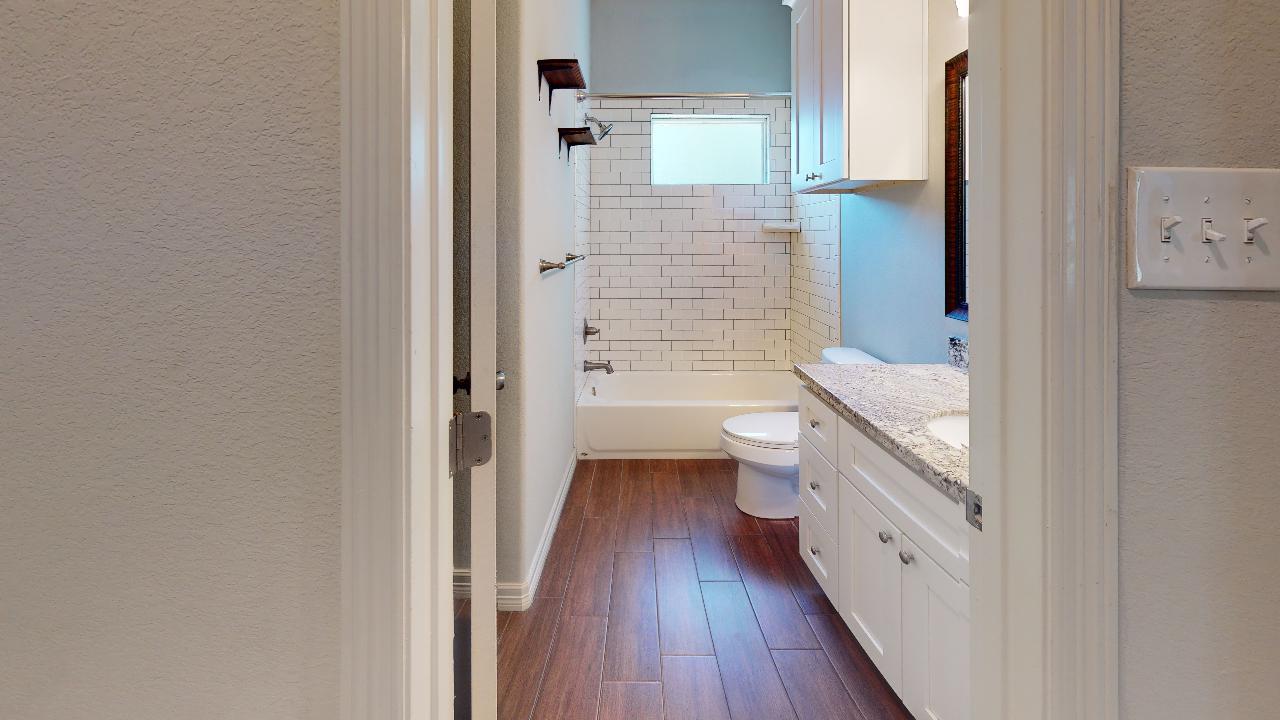 302 Gilchrist property image