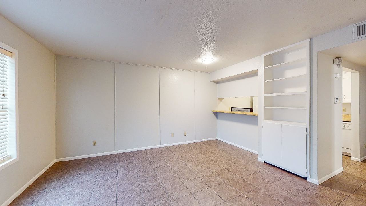 1326 Airline property image