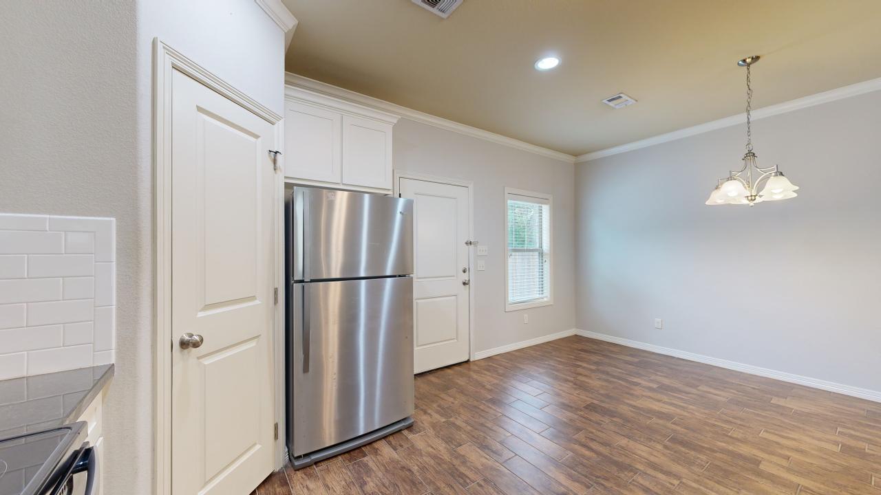 102 Richards property image