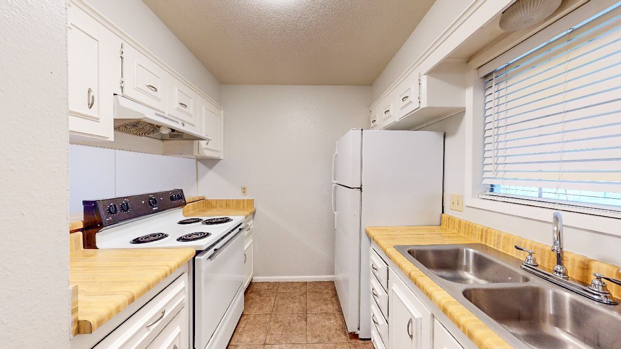 1326 Airline property image