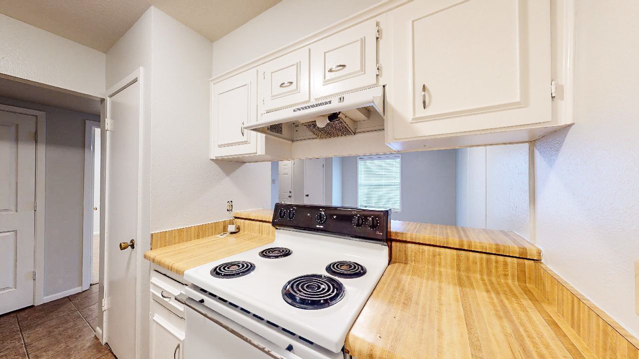 1326 Airline property image