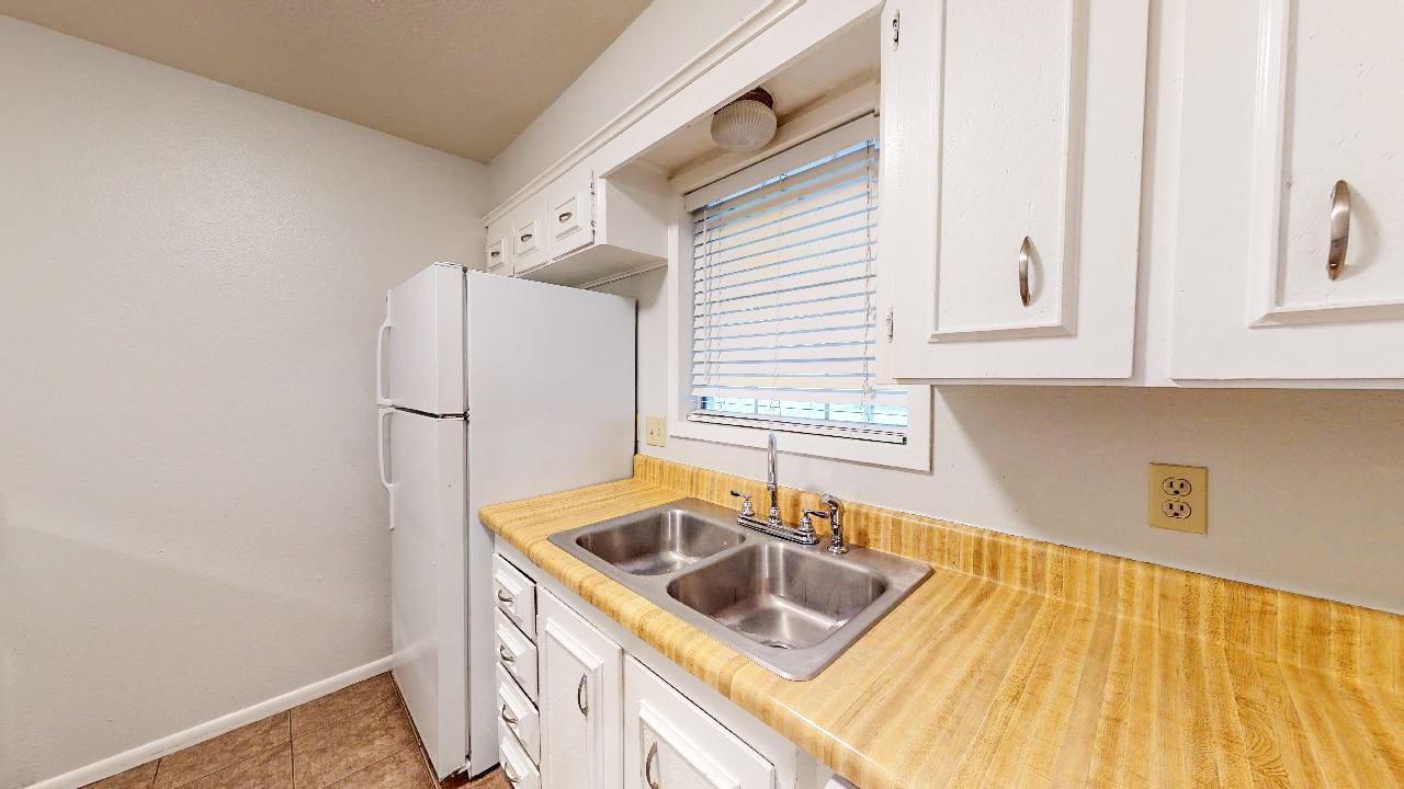 1326 Airline property image