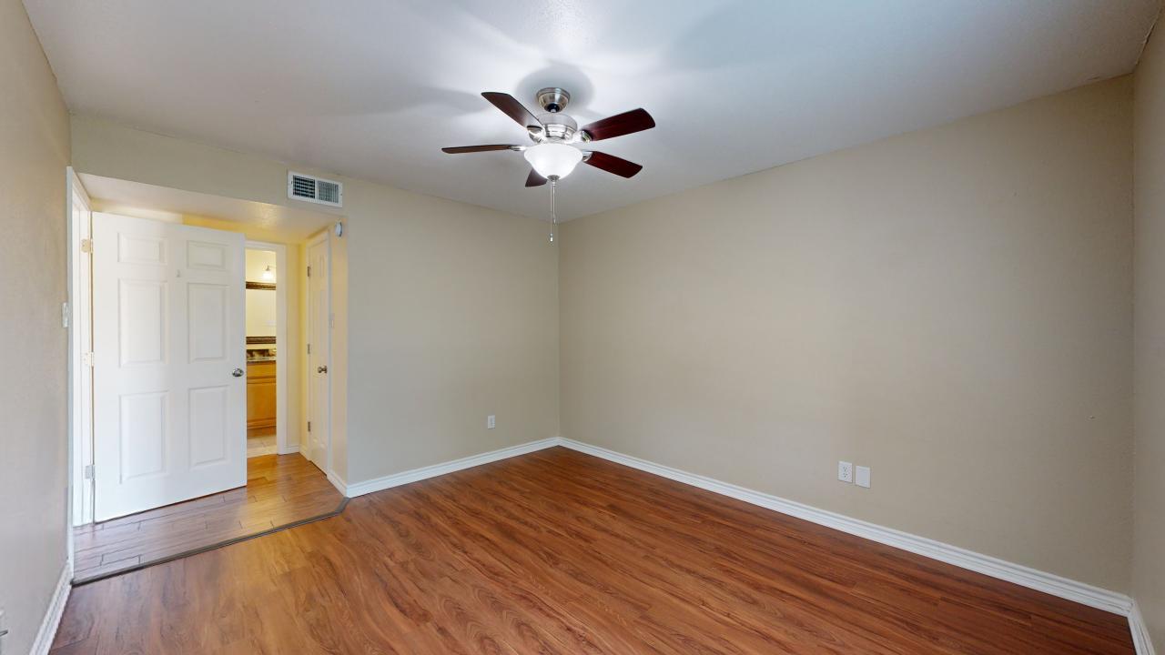 904 University Oaks Blvd #097 property image