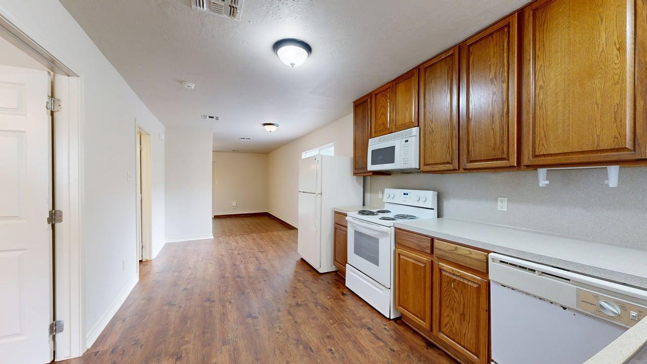 1915 Pine Tree B property image