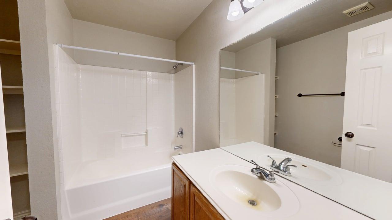 1915 Pine Tree B property image