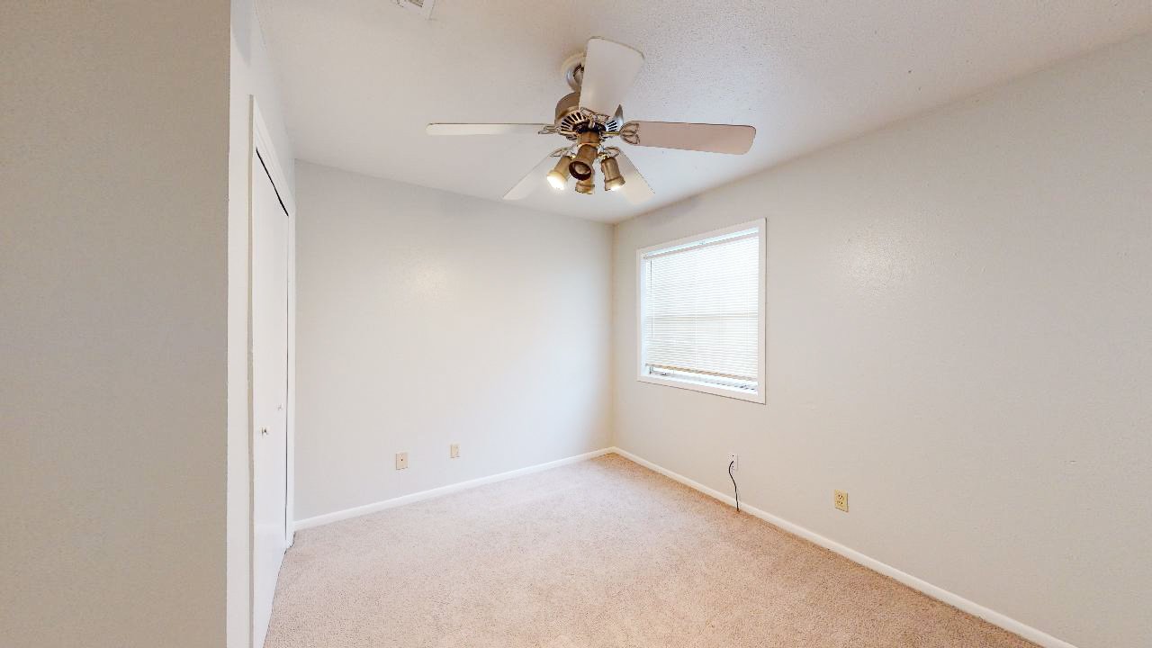 1326 Airline property image