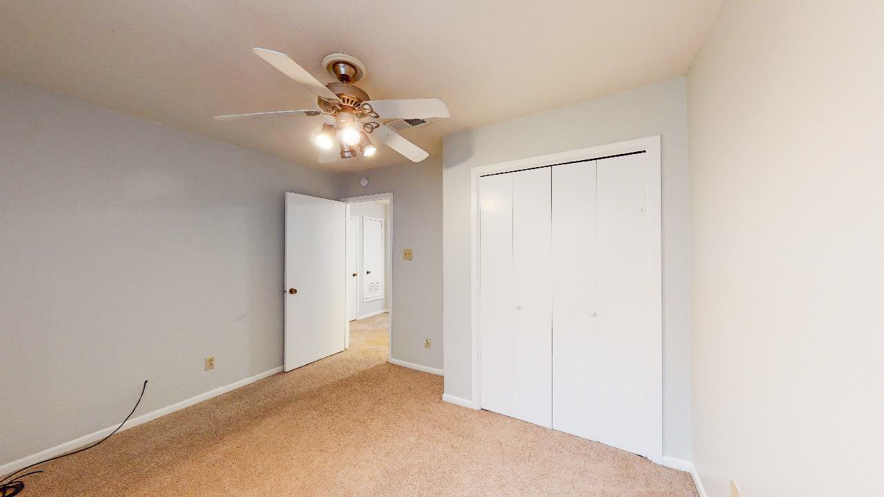 1326 Airline property image