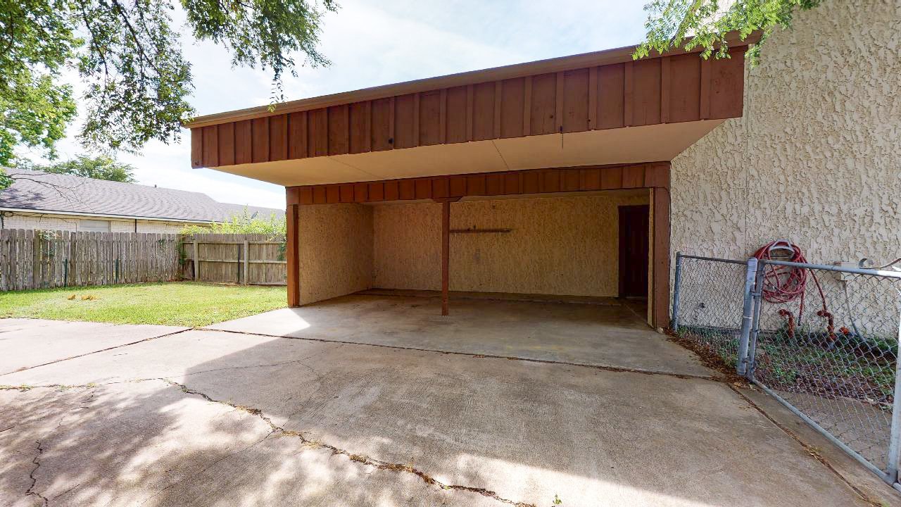 1326 Airline property image