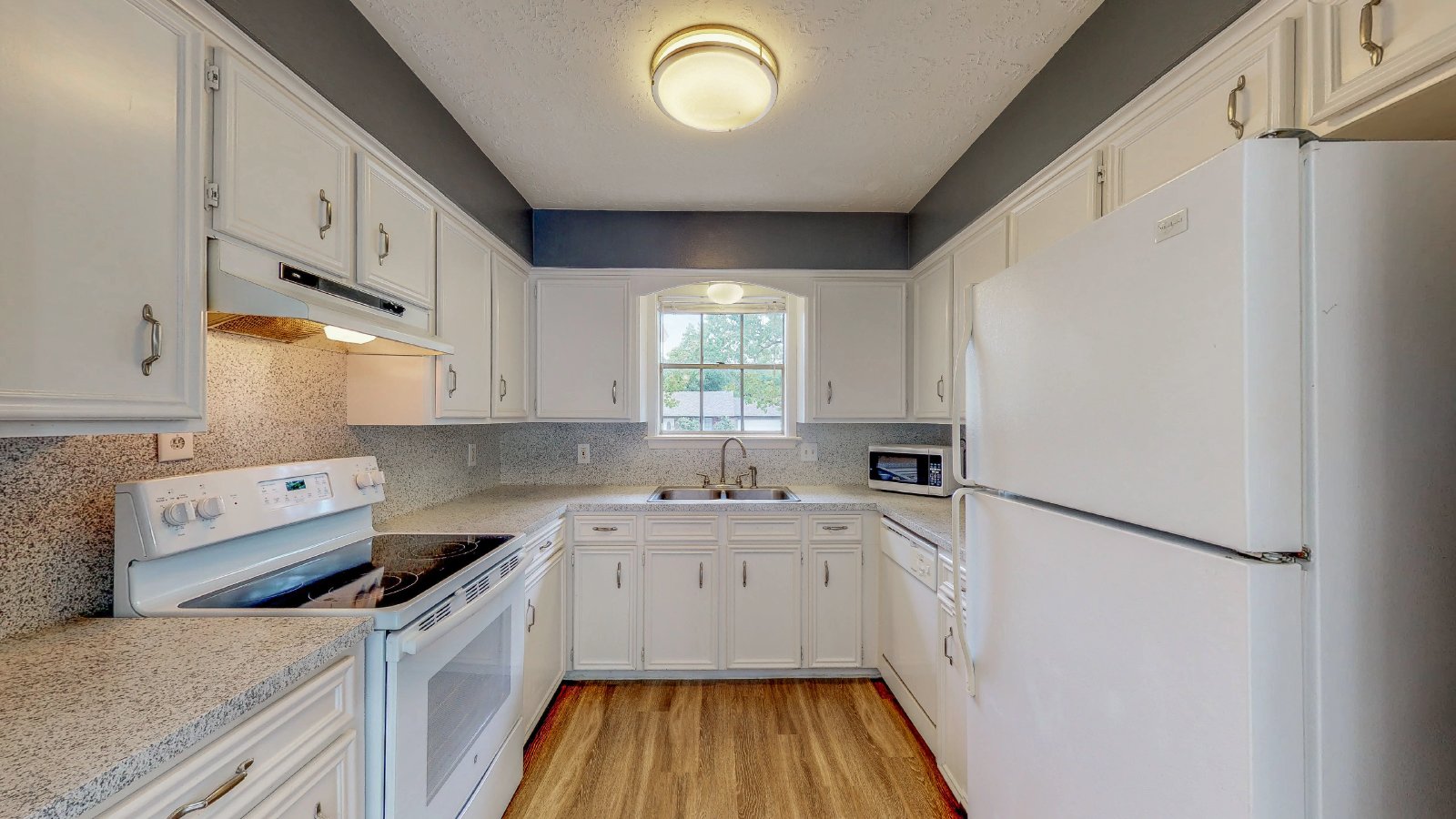 1000 Holleman Dr. property image