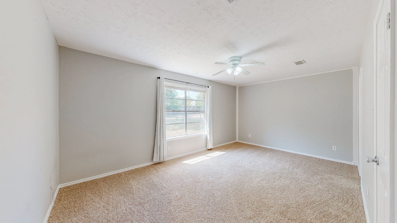 1000 Holleman Dr. property image