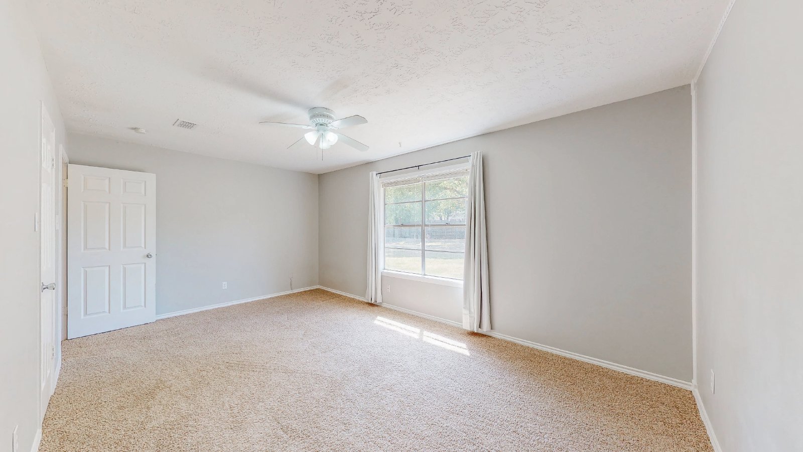 1000 Holleman Dr. property image