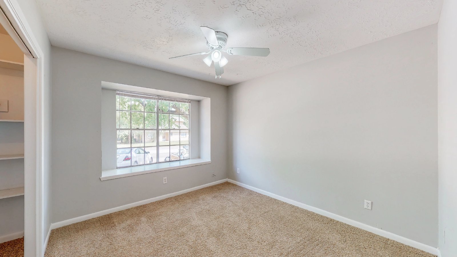 1000 Holleman Dr. property image