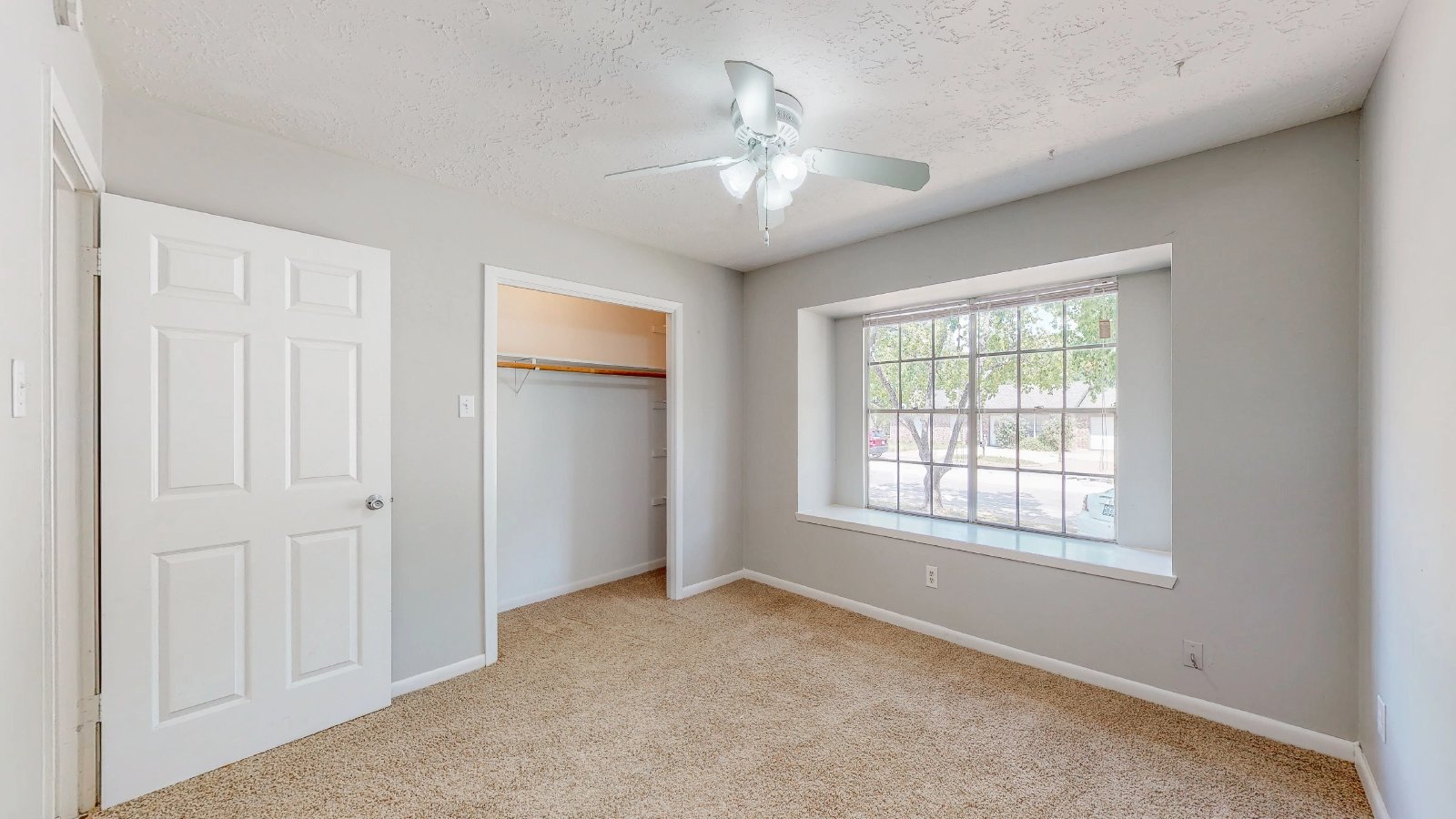 1000 Holleman Dr. property image