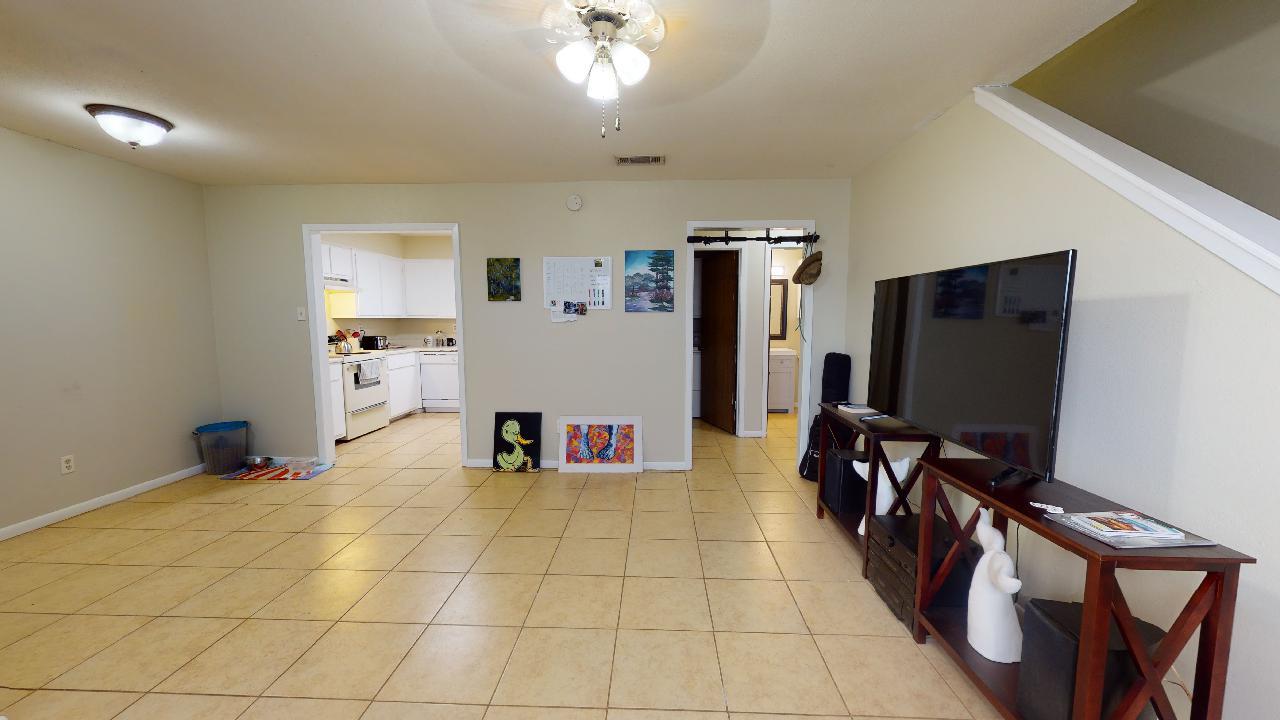 Unit B property image