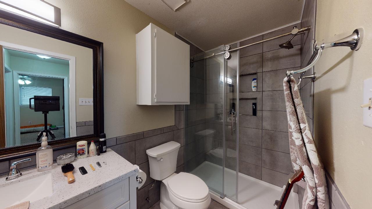 Unit B property image